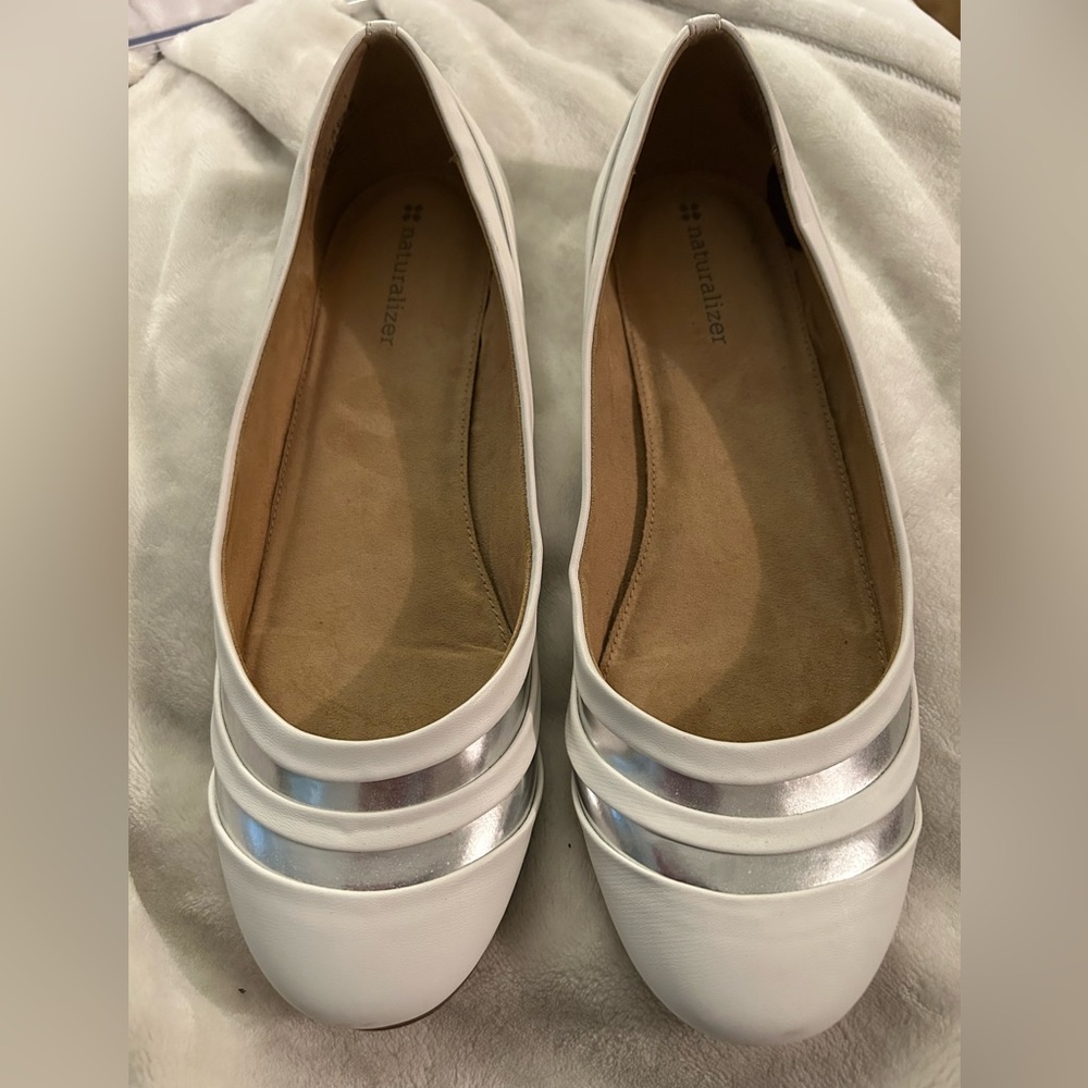 Natiralizer Women's White and Silver Flats
